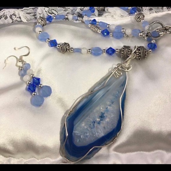 Hand Crafted Jewelry - Handcrafted Blue Agate Crystal Necklace Set 20"